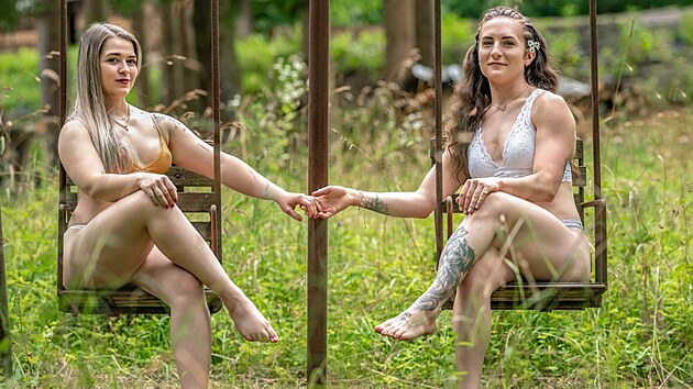 Kalendář vzpěraček z Náměšti na Hané představuje pro rok 2025 juniorky.