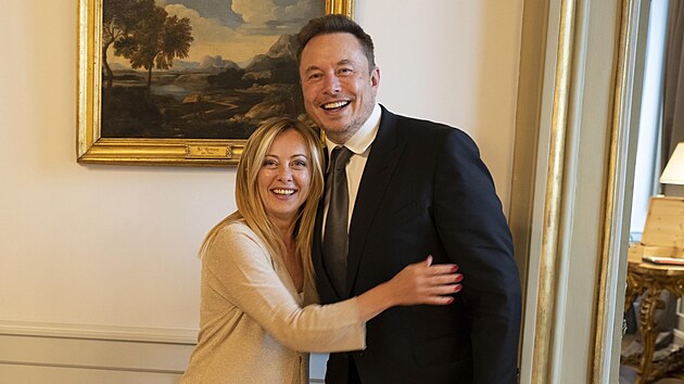 Giorgia Meloniová a Elon Musk (16. června 2023)