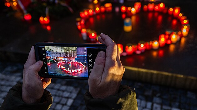 Česko si připomíná výročí sametové revoluce. Havlovo srdce v Hradci Králové....