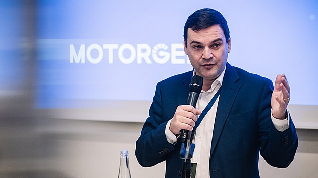 Zakládající sněm mládežnické organizace Motoristů sobě Generace Motor v Praze. Na snímku předseda Motoristů Petr Macinka. (9. listopadu 2024)