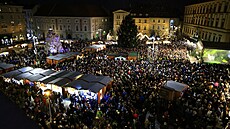 Vánoční trhy na Zelném trhu v Brně odšpuntoval v pátek večer svým vystoupením... Vánoční trhy na Zelném trhu v Brně odšpuntoval v pátek večer svým vystoupením...