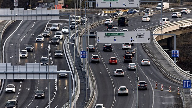 Řidičům se po dvouleté rekonstrukci opět naplno otevřel Barrandovský most. (24. listopadu 2024)