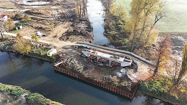 Budování protipovodňových opatření na jihu hanácké metropole. Řeka i krajina bude na jihu města přístupná. Protipovodňová ochrana bude funkční, až bude postavena celá,