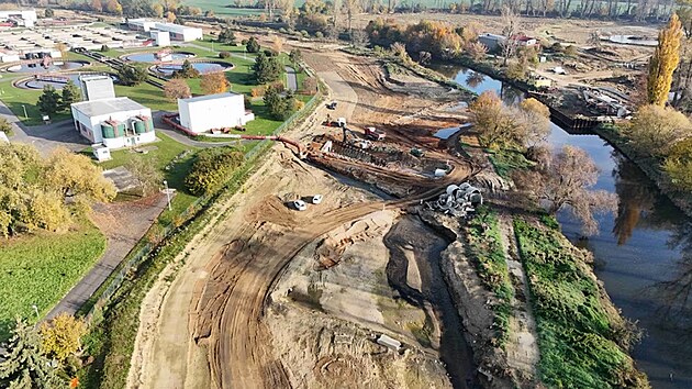 Budování protipovodňových opatření na jihu hanácké metropole. Řeka i krajina bude na jihu města přístupná. Protipovodňová ochrana bude funkční, až bude postavena celá,