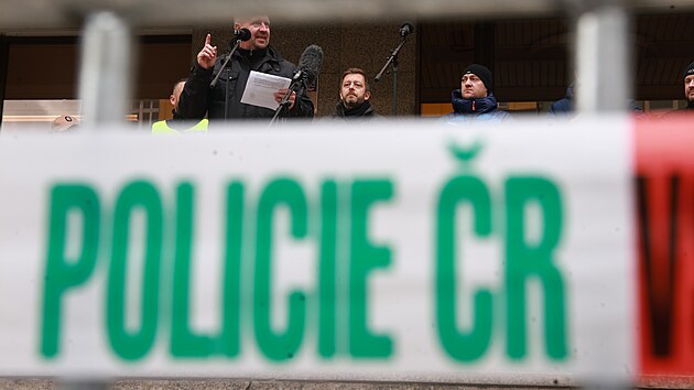 Protest za lepší pracovní a platové podmínky pro policisty či hasiče, který vyhlásila Unie bezpečnostních složek. Na snímku Vít Rakušan, ministr vnitra ČR. (21. listopadu 2024)