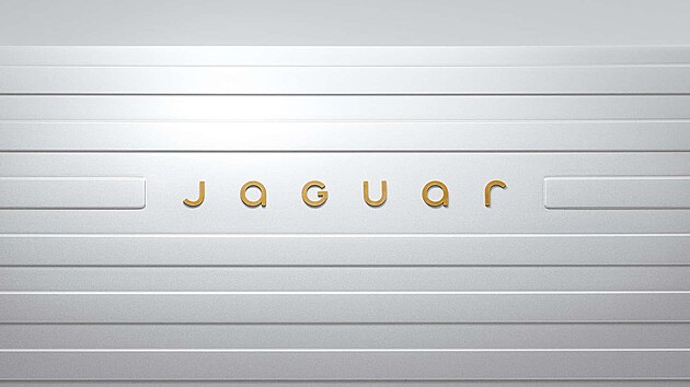Revoluci značky Jaguar doprovází kontroverzní reklamní kampaň.