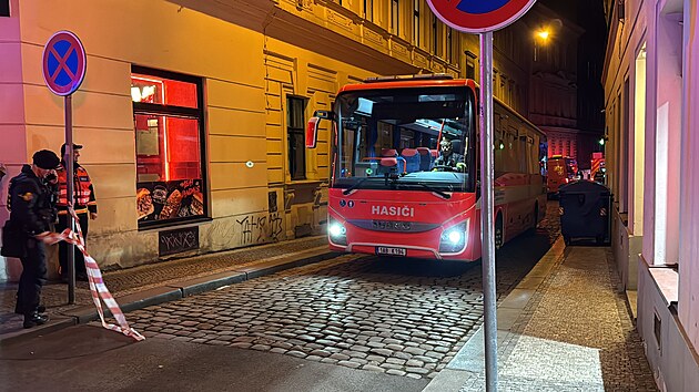 V centru Prahy unikl plyn. Evakuační autobusy odvezly na 150 lidí. (21. listopadu 2024)
