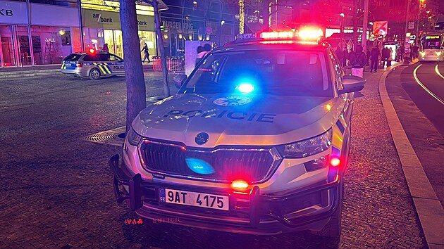 Na stanici Anděl linky metra B spadl do kolejiště člověk. (28. listopadu 2024)