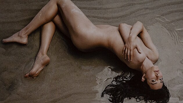 Martine Gutierezzová. Americká vizuální umělkyně si v kalendáři ztvárnila postavu „supermodelky“. A její podoby krásy