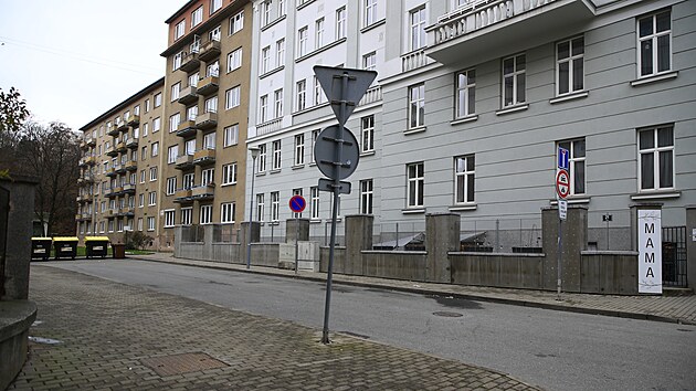 Brno zakázalo vjezd do slepé Trýbovy ulice v centru města. Povolení k vjezdu je možné si vyřídit za poplatek 200 korun, což ombudsman označil na nezákonnou praxi.