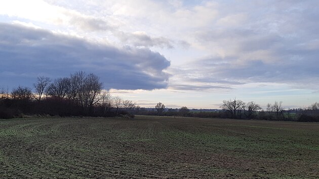 Pohled na místo, kde by se měla v olomoucké čtvrti Řepčín u železáren napojovat silnice vzniklá v druhé etapě výstavby nové propojky.