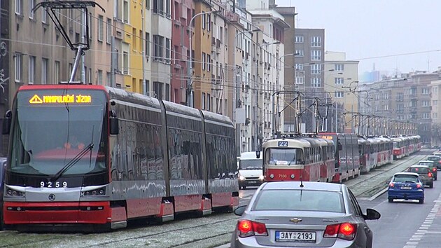Zamrzlá Praha zastavila poprvé v historii tramvajovou dopravu