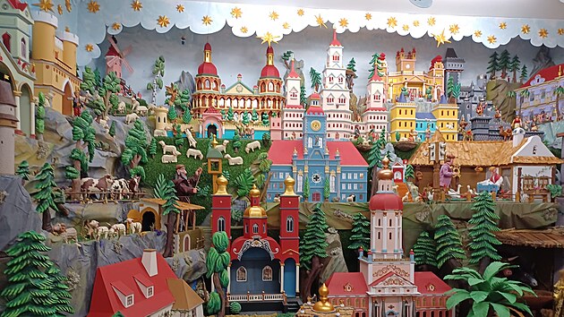 V Novém Bydžově je k vidění velký mechanický Betlém manželů Stuchlíkových.