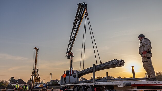 Oblastní charita Hradec Králové zahájila stavbu lůžkového hospice ve Stěžerách. (7. listopadu 2024)