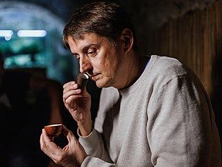 Pití čaje může stylově doplnit kouření vodní dýmky. Jako začátečník začnu... Pití čaje může stylově doplnit kouření vodní dýmky. Jako začátečník začnu...
