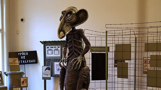 Výstava Humor bez legrace v brněnské vile Löw-Beer nahlíží na téma antisemitismu v dřívějších i současných dobách. (prosinec 2024)