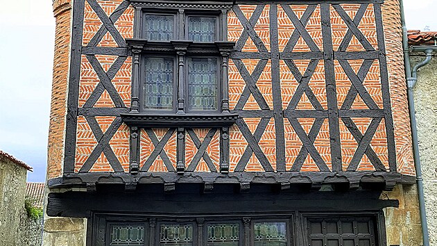 Historické centrum městečka Saint-Bertrand-de-Comminges na jihu Francie