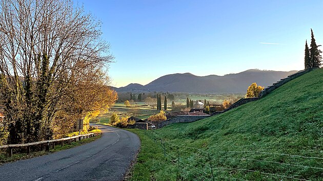 Krajina v okolí městečka Saint-Bertrand-de-Comminges