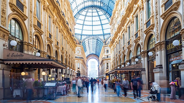 Galleria Vittorio Emanuele II. Nákupní komplex v Miláně byl dokončen v roce 1877 a je považován za praotce evropských obchodních center.