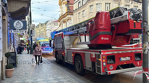 Žena se v centru Prahy pokusila o sebevraždu (19. prosince 2024)