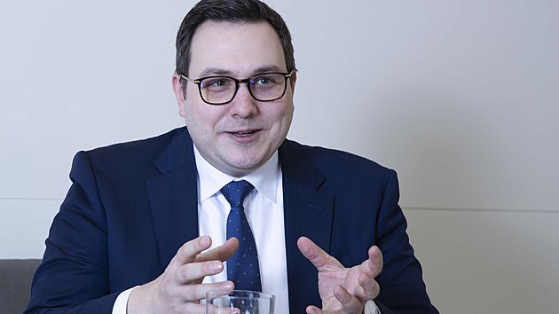 Ministr zahraničí Jan Lipavský se pochlubil, že začal platit televizní a rozhlasové poplatky. Ministr zahraničí Jan Lipavský se pochlubil, že začal platit televizní a rozhlasové poplatky.