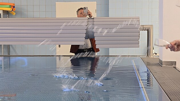 Součástí zrekonstruovaného oddělení rehabilitace liberecké nemocnice je také nový bazén, ve kterém budou cvičit různorodé skupiny pacientů. (19. listopadu 2024)