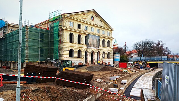 Před Slavií se mění i nábřeží u Malše.