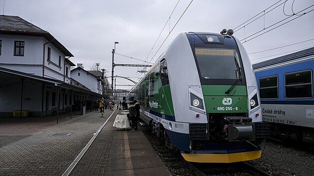 Nový bateriový vlak RegioPanter přijde na 162 milionů korun a na baterie dojede až osmdesát kilometrů. (14. prosince 2024)