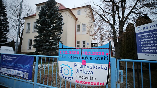 Údajné nesrovnalosti v chodu školní autoopravny jsou podle Venkrbce pozadím jeho odvolání.