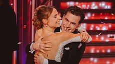 Oskar Hes a Kateřina Bartuněk Hrstková coby vítězi StarDance XIII (14. prosince... Oskar Hes a Kateřina Bartuněk Hrstková coby vítězi StarDance XIII (14. prosince...
