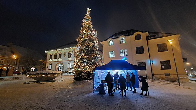 Stánek s polévkou bude opět umístěn pod vánočním stromem na žďárském náměstí. Pokrmy jsou zdarma, přijít si pro ten svůj může kdokoliv.