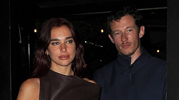 Dua Lipa a Callum Turner (srpen 2024)