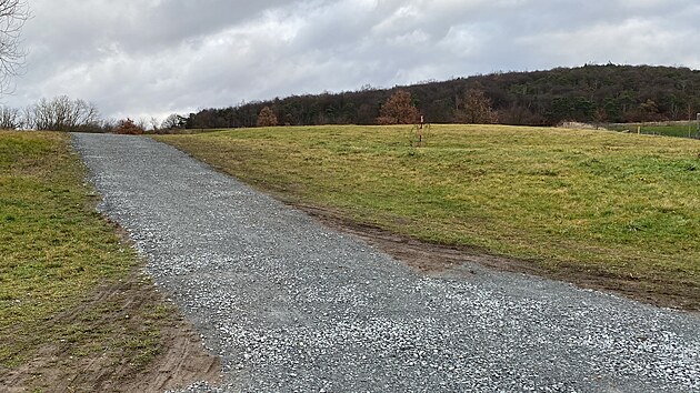 Zbývá dobudovat posledních 200 metrů stezky, které jsou provizorně vybudované jen ze šotoliny. (20. prosince 2024)