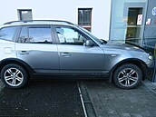 Třiasedmdesátiletý senior jel se svým BMW navštívit příbuznou hospitalizovanou... Třiasedmdesátiletý senior jel se svým BMW navštívit příbuznou hospitalizovanou...