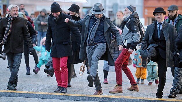 Švihlá chůze byla původně součástí montypythonovského skeče o ministerstvu švihlé chůze.