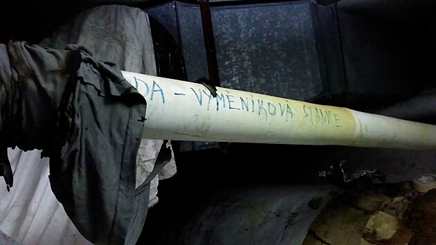 V opuštěném objektu našli strážníci osoby bez přístřeší a ve výměníkové stanici pak i vodní lázeň. (4. ledna 2025)