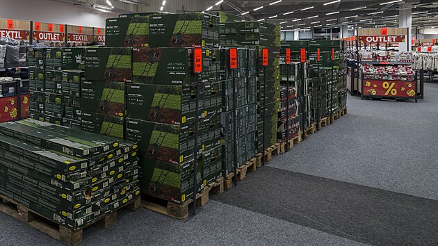 Lidl přestěhuje outletovou prodejnu z pražských Štěrbohol do Olomouce.