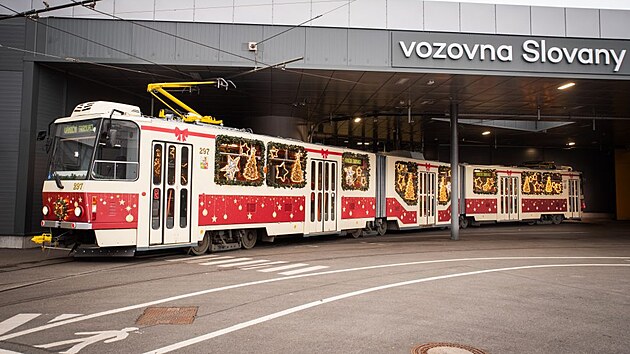 Vánočně nazdobená tramvaj z Plzně opět obsadila druhé místo v soutěži.