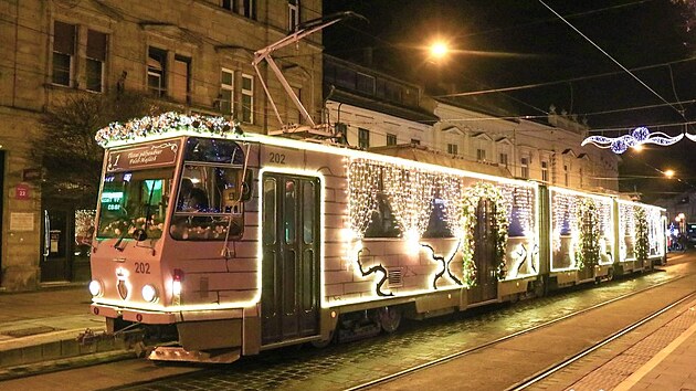 Nejhezčí vánoční tramvaj v Evropě má maďarský Miskolc.