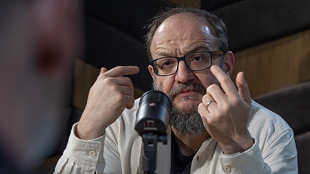Hostem pořadu Rozstřel je Josef Šlerka, sémiotik a odborník na analýzu dat ze sociálních sítí.
