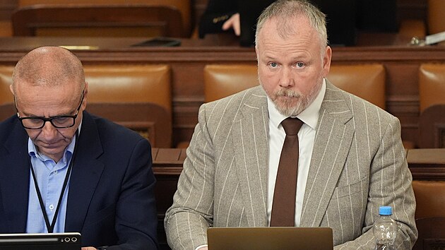 Místopředseda ANO ‚Robert Králíček při jednání o zvýšení platů politiků ve Sněmovně (17. ledna 2025)