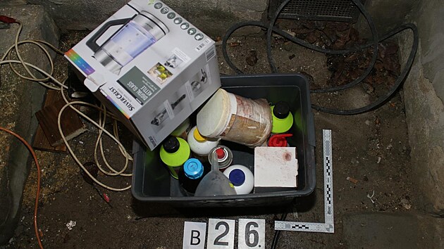 Peníze, které kriminalisté našli při domovních prohlídkách u výrobců pervitinu. (19. ledna 2025)