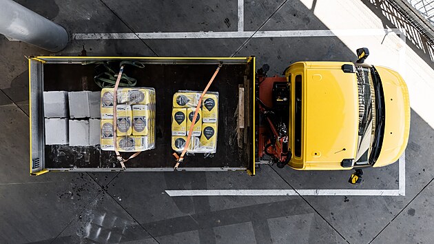 Vůz Takstav.cz ve skladu.