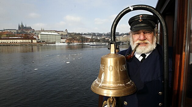Nepomuk pochází stejně jako Juhas z Belgie. Bergman plavidlo z roku 1933 zrenovoval do původní podoby. (8. února 2010)