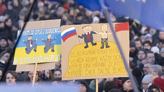 Slováci protestují proti vládě Roberta Fica. Snímek pochází z Bratislavy. (24. ledna 2025)