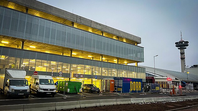 Parkovací dům u arény by měl otevřít 1. února v 15 hodin. (22. ledna 2025)