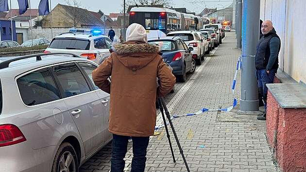 Kvůli anonymní hrozbě bombou stojí i plzeňská městská doprava.