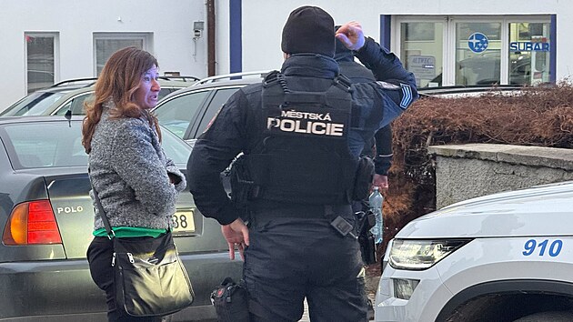 Okolí podniku Škoda Electric policisté a strážníci Okolí podniku Škoda Electric policisté a strážníci uzavřeli kvůli nahlášené bombě. (21. ledna 2025).