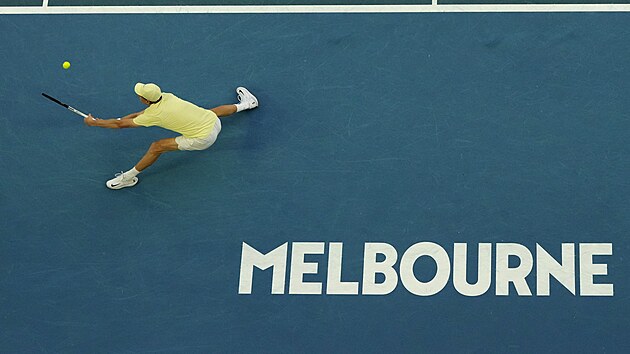 Jannik Sinner obhajuje titul ve finále Australian Open.