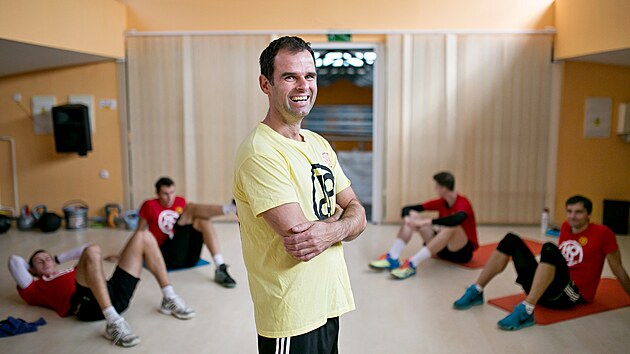 Maséra volejbalistů Jihostroje Filipa Hocha jinak než s úsměvem skoro neuvidíte.